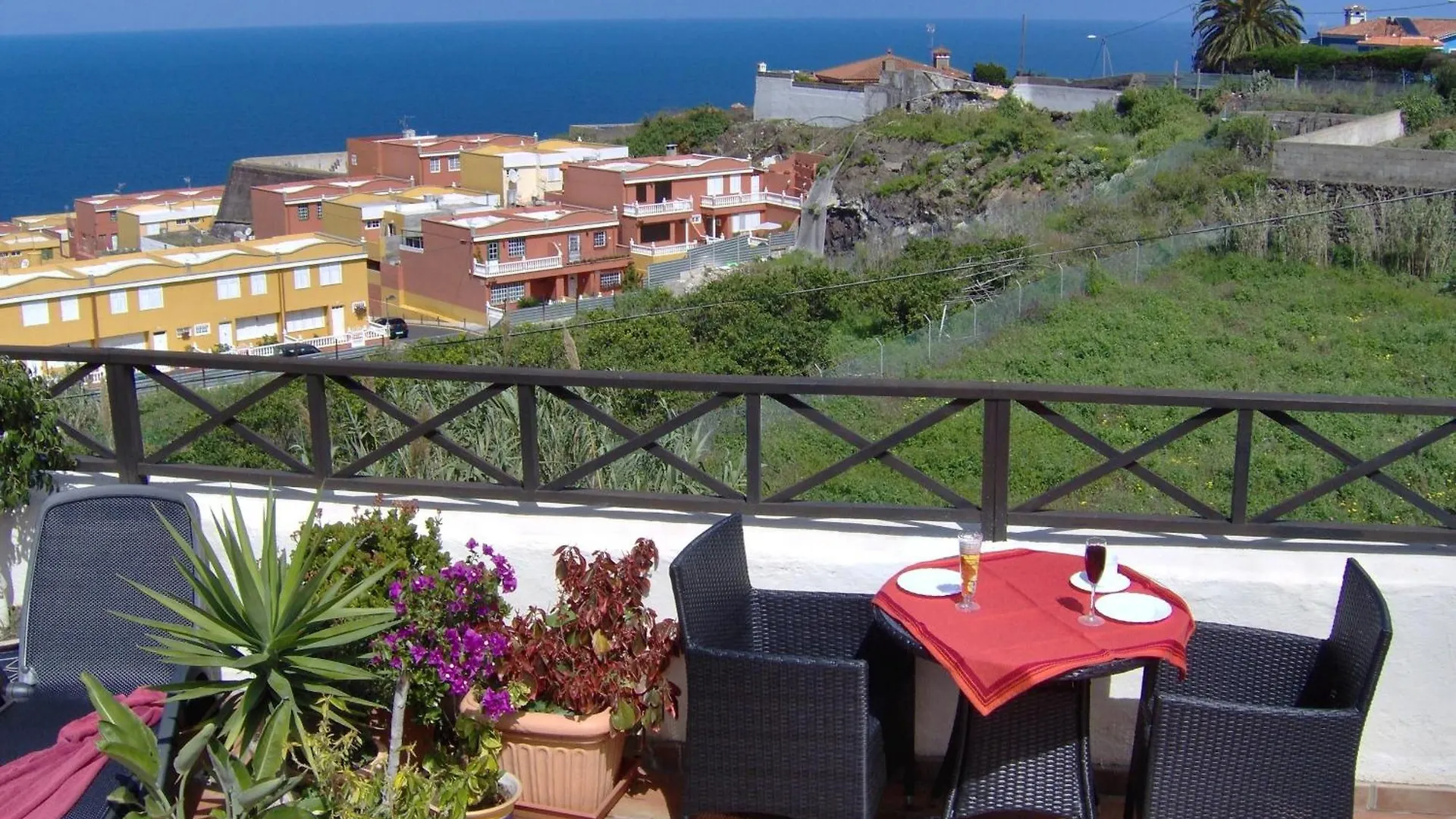 Moderne Ferienwohnung Mit Privatem Balkon Sowie Meer- Und Gebirgsblick Icod De Los Vinos Spain