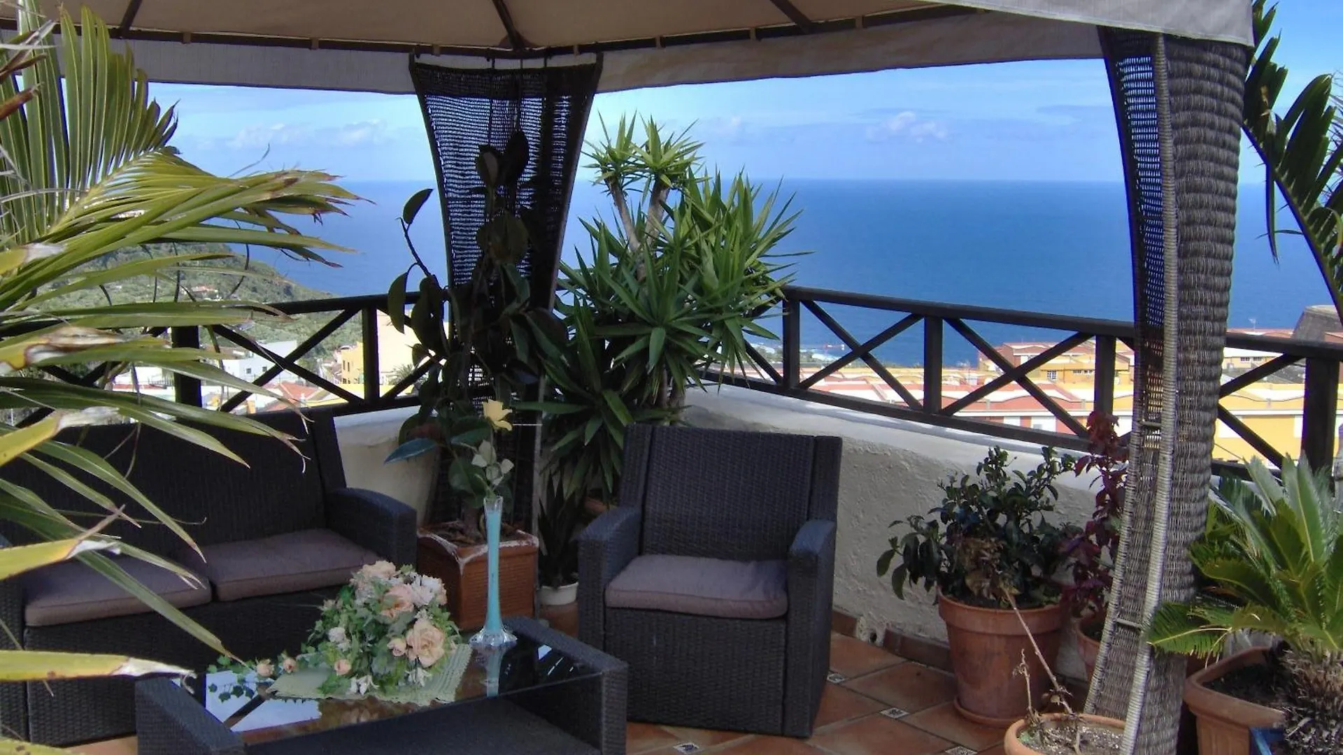 Moderne Ferienwohnung Mit Privatem Balkon Sowie Meer- Und Gebirgsblick Icod De Los Vinos 0*,  Spain